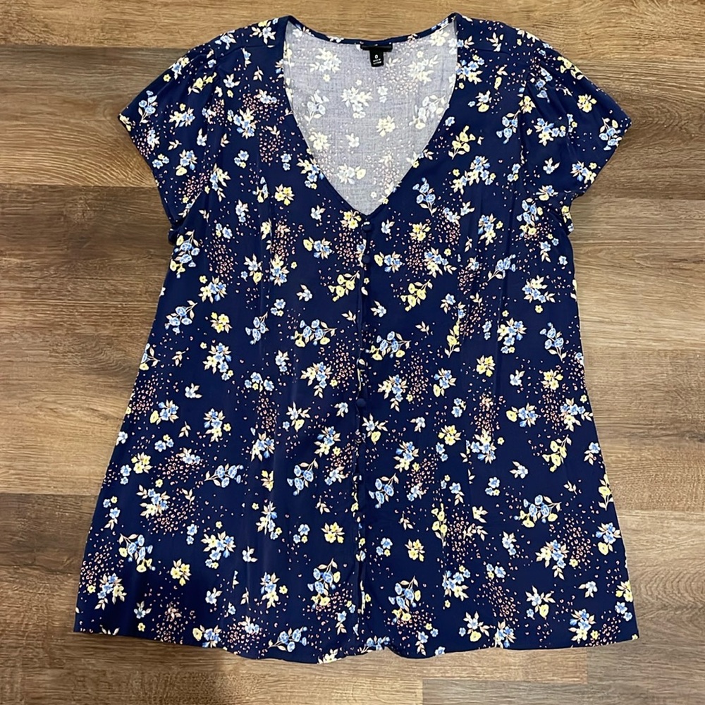 Torrid Flower Print Blouse Size 0